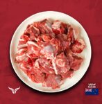 مكعبات لحم ضأن أسترالي بالعظم – مُغذّى على الأعشاب